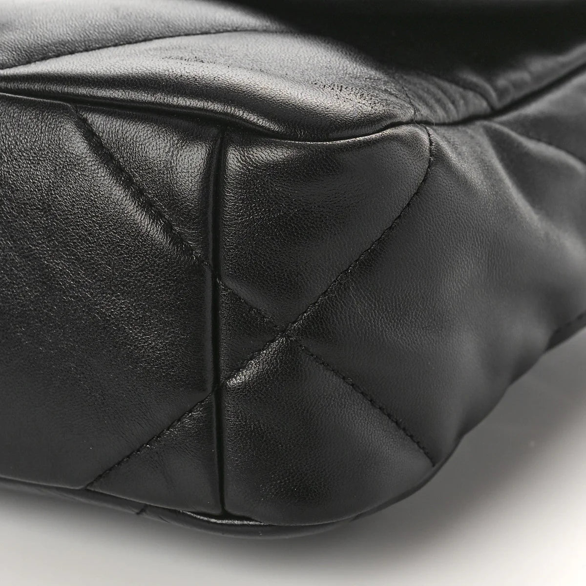 OUVALIA Luxury Edit | Chanel Medium 19 Flap