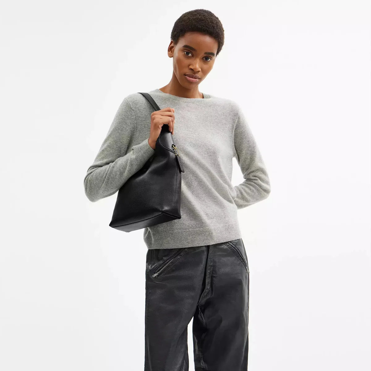 OUVALIA Luxury Edit | Coach Brooklyn Shoulder Bag 34 Brass/Black