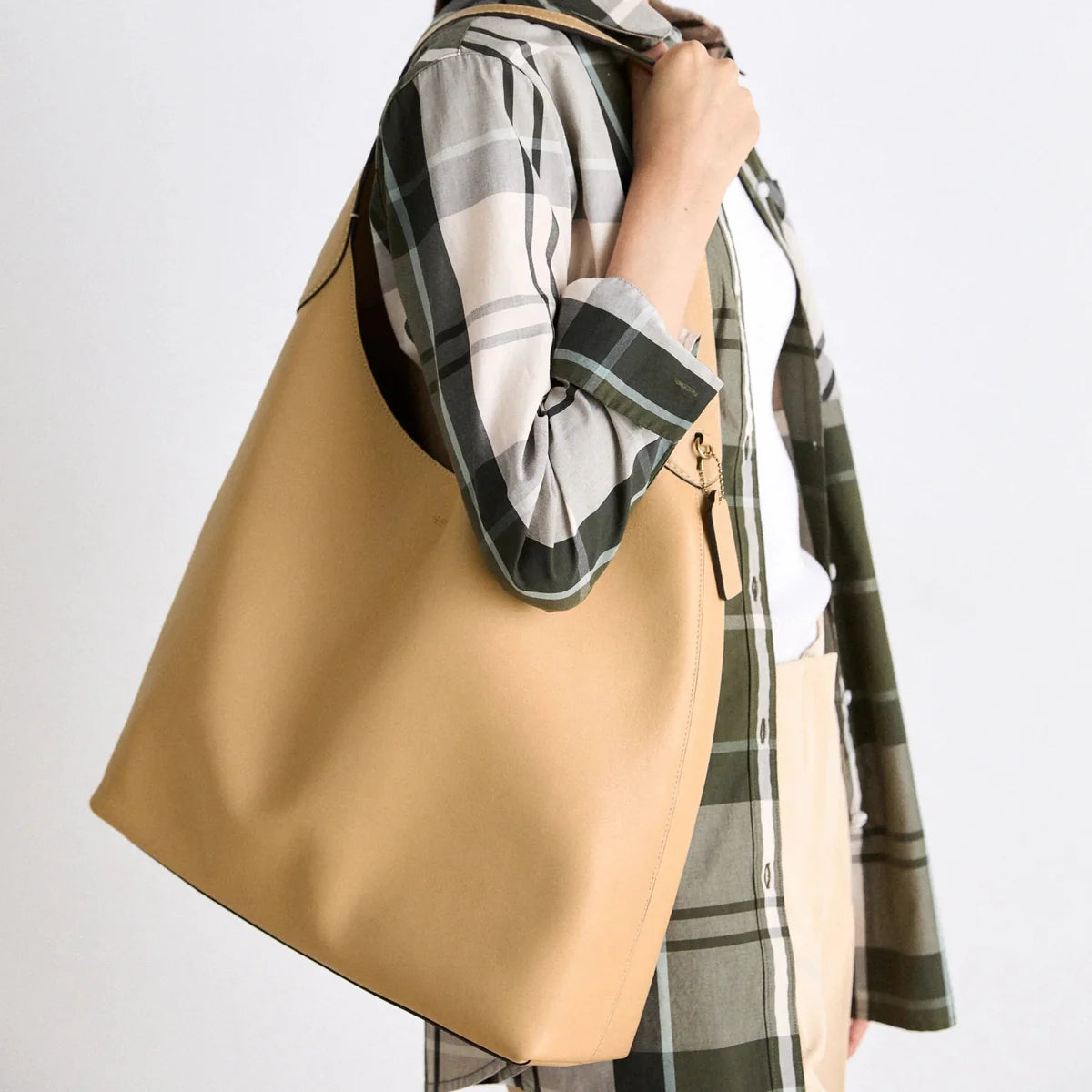 OUVALIA Luxury Edit | Coach Brooklyn Shoulder Bag - Tote Bag - Cognac