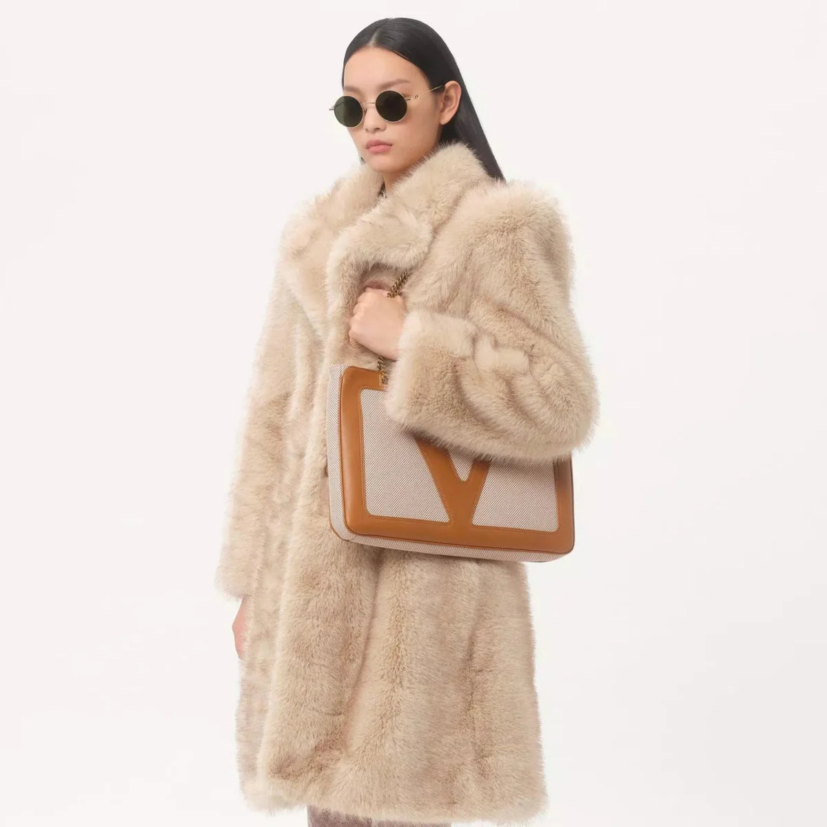 OUVALIA Luxury Edit | Valentino Viva Superstar Bag