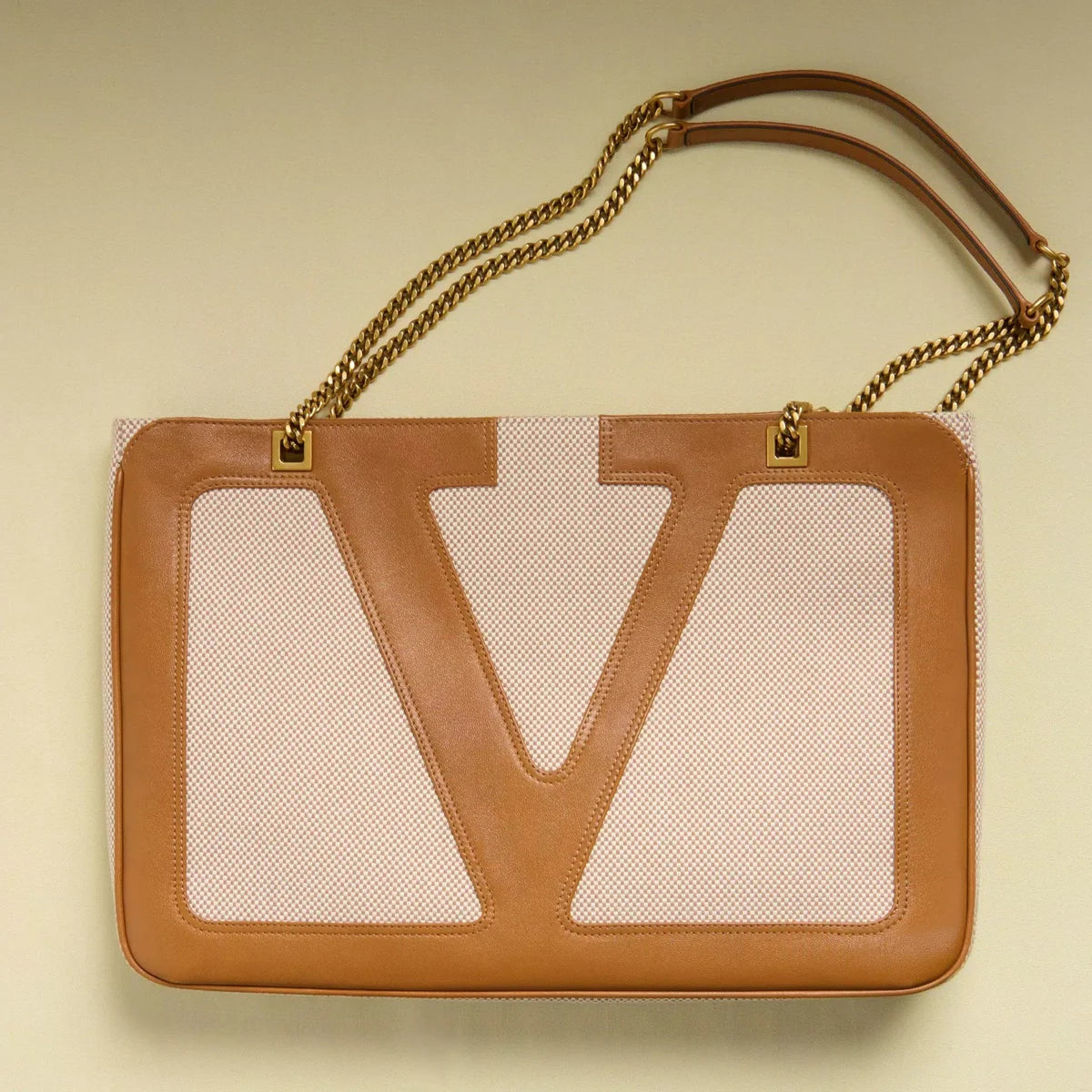 OUVALIA Luxury Edit | Valentino Viva Superstar Bag