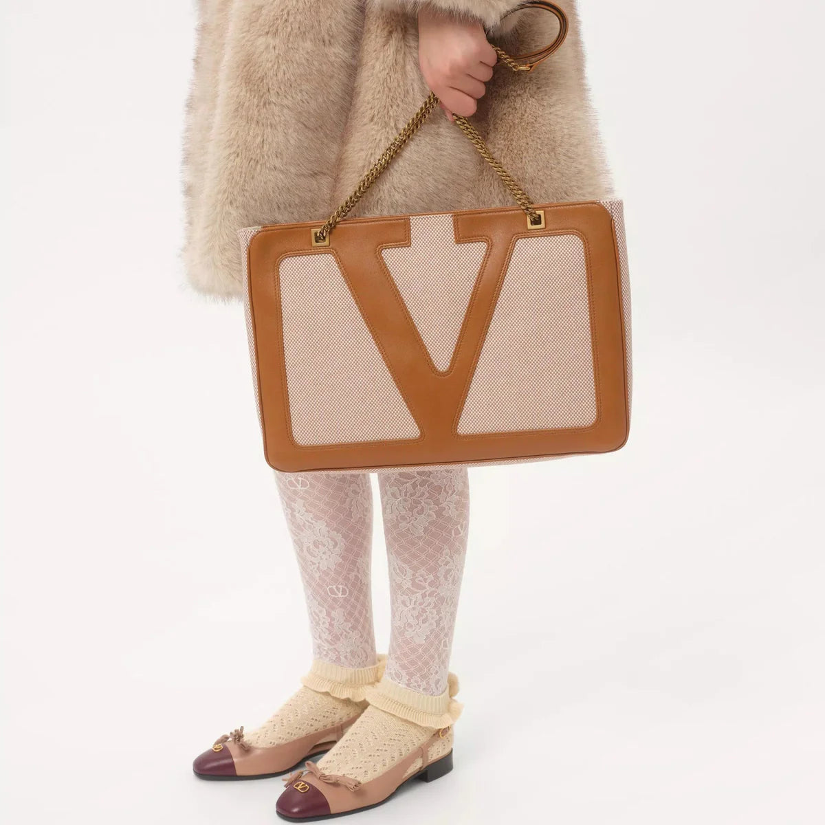 OUVALIA Luxury Edit | Valentino Viva Superstar Bag